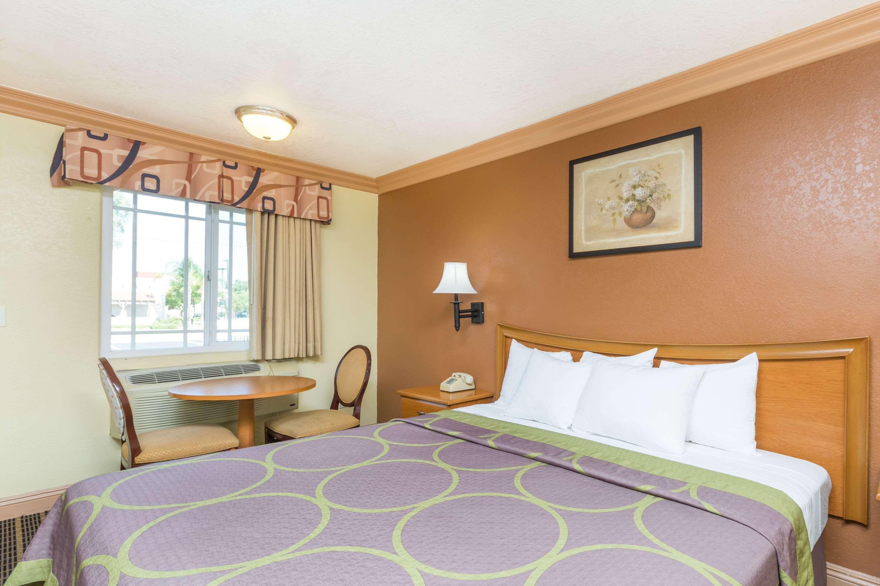 Super 8 By Wyndham Azusa Luaran gambar
