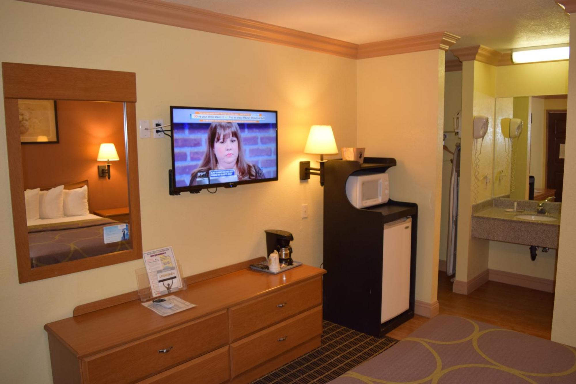 Super 8 By Wyndham Azusa Bilik gambar